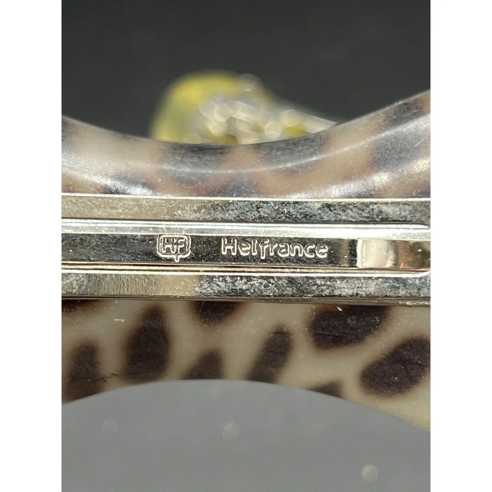 Helfrance barrette hair